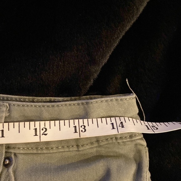🔥 2/$20 Angel Kiss Military green super stretch distressed jean shorts size 30 - Picture 6 of 9